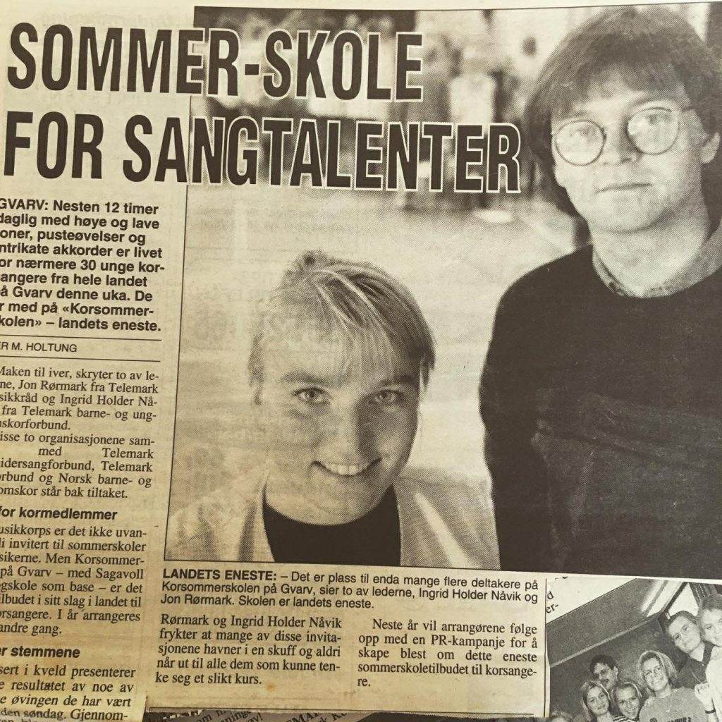 Avis utklipp av Ingrid som driver Sommerskole for sangtalenter